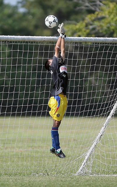 3-1！张本智和迎开门红，被判擦边不满判罚，疯狂嘶吼庆祝.